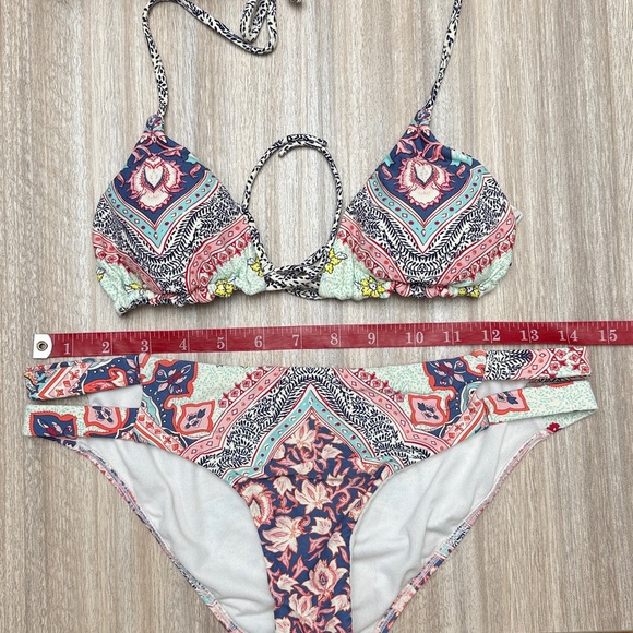 Billabong bikini set size small/medium - Picture 9 of 9